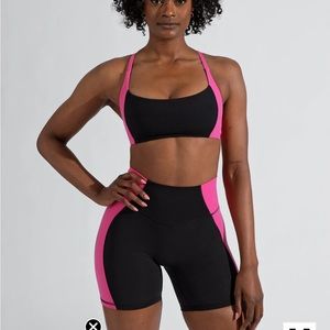 XL aurora sports bra in black and pink NWT